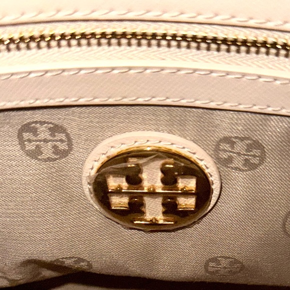 Creme Leather Tory Burch Robinson Spectator Double Zip Tote NWOT - Picture 13 of 16
